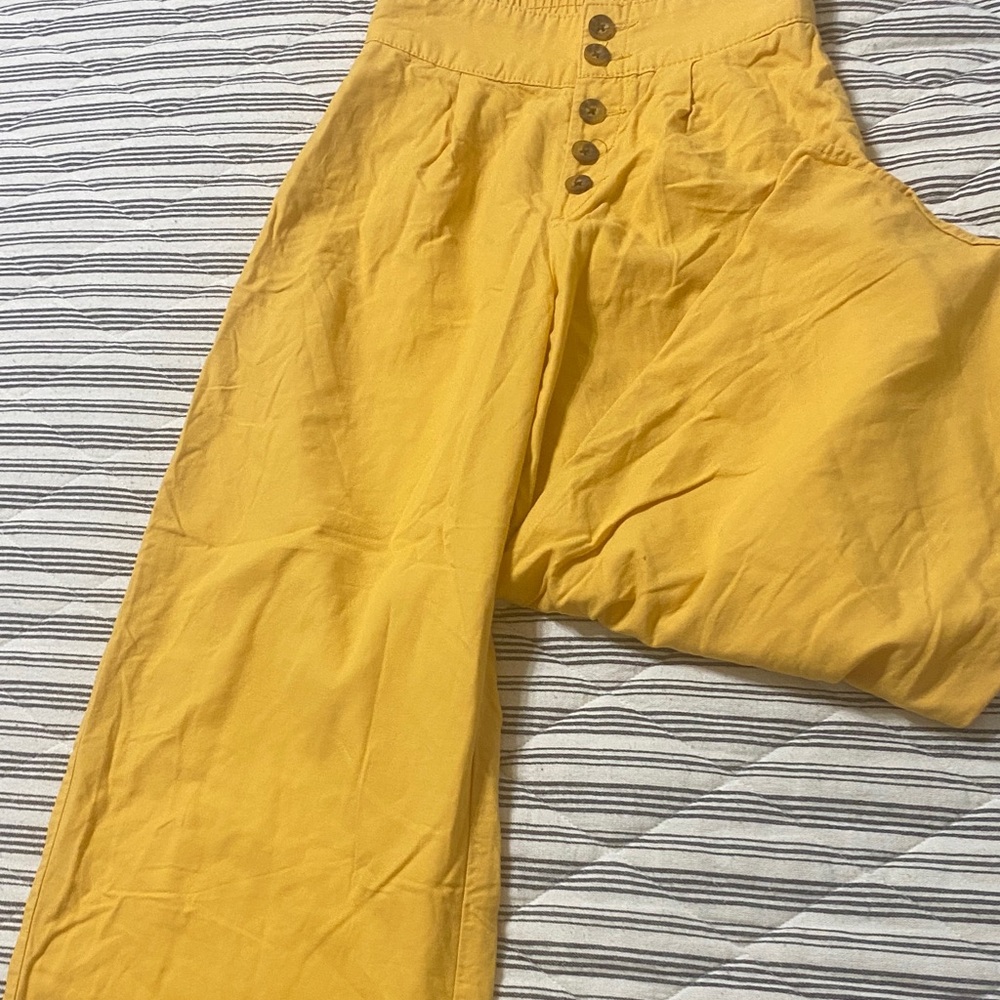 Hollister Yellow Elastic Waist Button-Front Pants